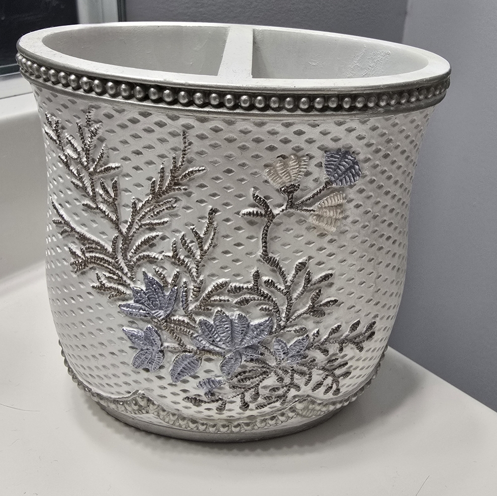 Elegant Farmhouse White and Silver Decorative Toothbrush Holder